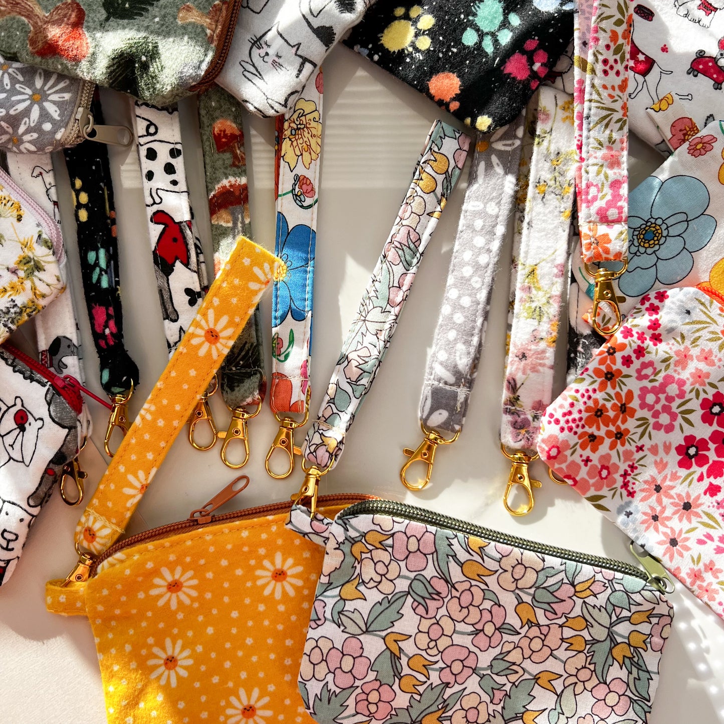 Cute Floral Coin Purse with Wristlet, Fabric Zipper Pouch