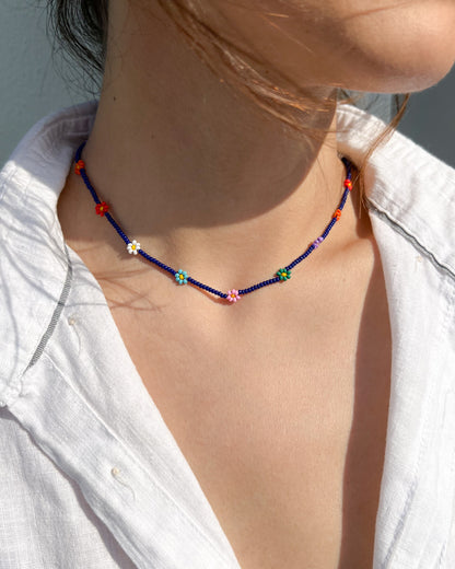 Daisy Flower Choker, Beaded Flower Choker, Beaded Daisy Necklace, Minimalist Choker, Beaded Summer Jewelry, Gift for Women
